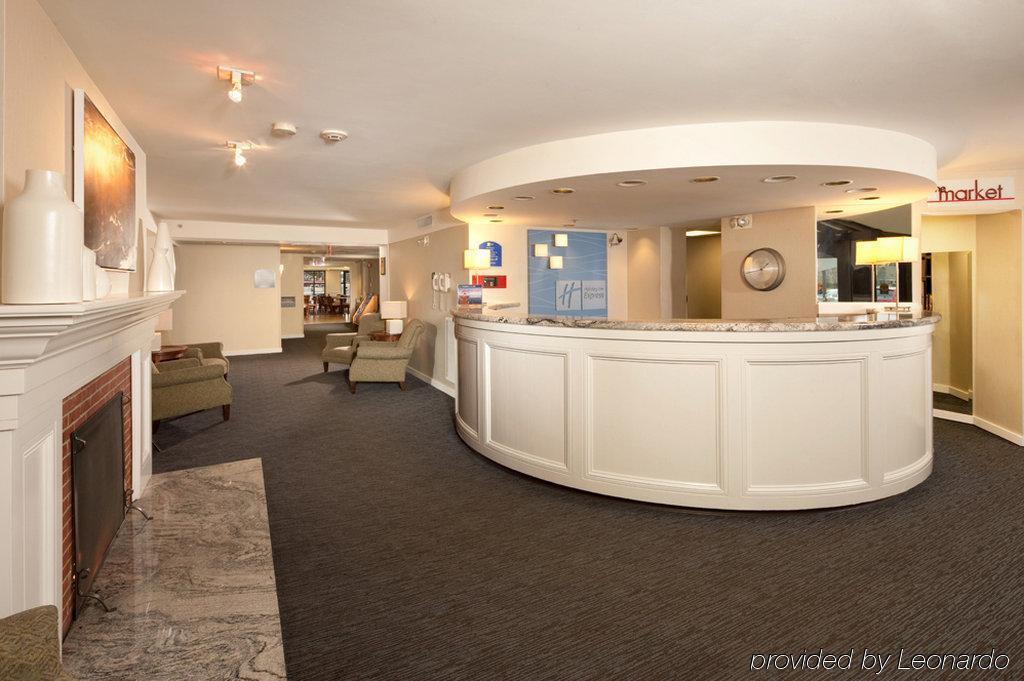 Holiday Inn Express Boston-Waltham By Ihg Beltér fotó